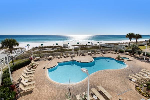 Sterling Sands condo pool